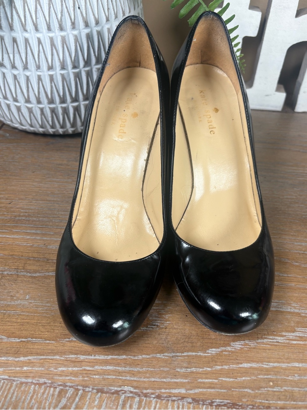 KATE SPADE NEW YORK AUTH $399
Women's Black Patent Leather Amory
Wedge Pump 5.5 - Picture 11 of 13